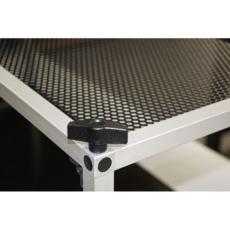 Elevated metal mesh stand for Von Frey test for mice and rats - Honeycomb mesh Elevated metal mesh stand for Von Frey test for mice and rats - Honeycomb mesh